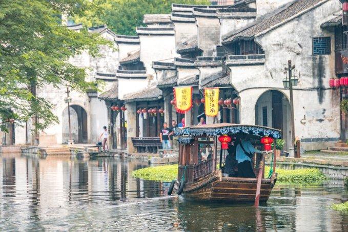 嘉定新城“长出”绿色低碳公共空间，系区域首个光储直柔应用商业场景